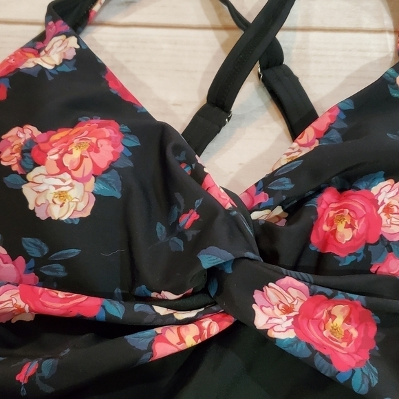New Tournesol Black Pink Floral One Piece Crisscross Back Swimsuit Size Medium - Picture 5 of 10